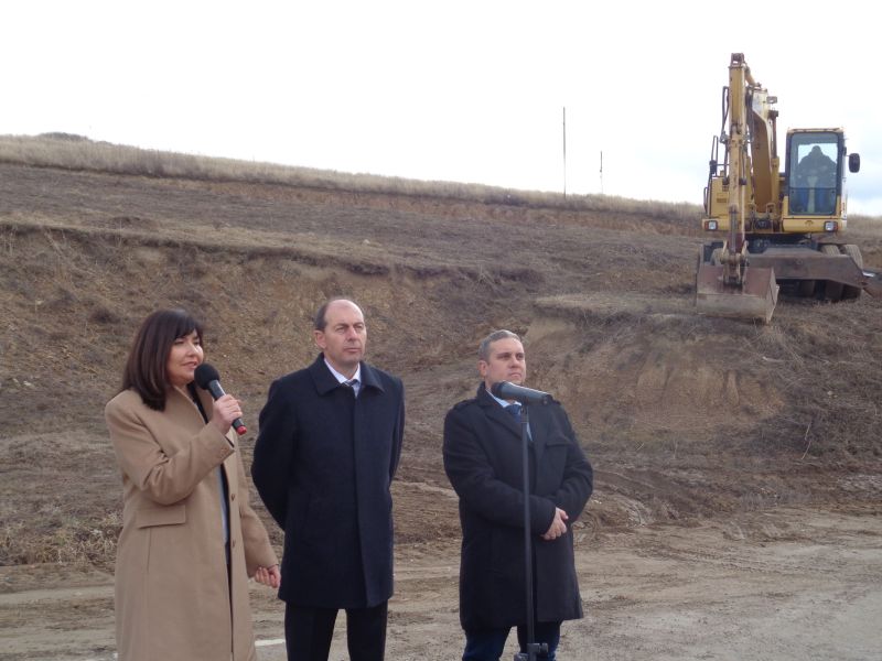 Започна изграждането на инсталации за отпадъци на Златица и още шест общини