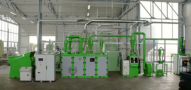 Италиански производител на машини за рециклиране на кабели търси дистрибутори